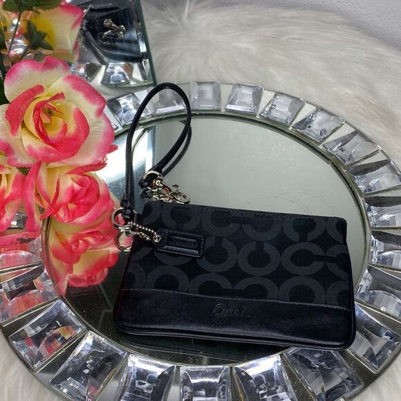 Coach Black Signature Logo Leather Zipper Wristlet - Picture 8 of 8